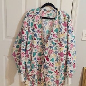 Plus woman’s nurse scrub jacket with cats